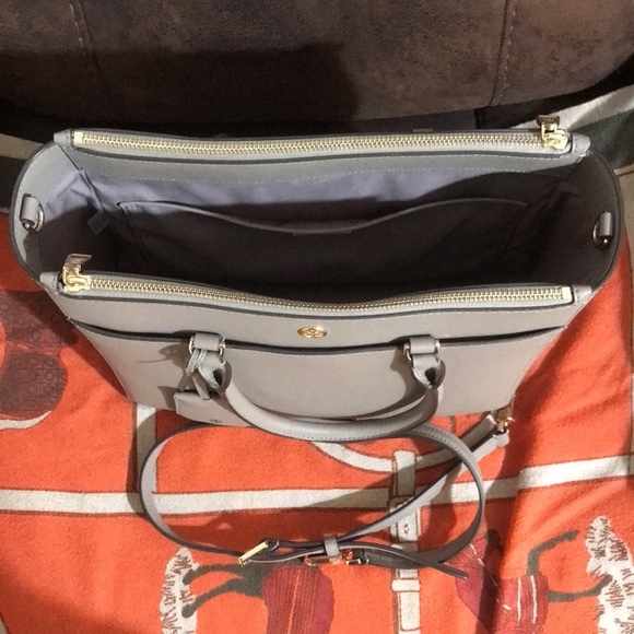 Final price…Authentic Tory burch med/large sized bag - Picture 10 of 10